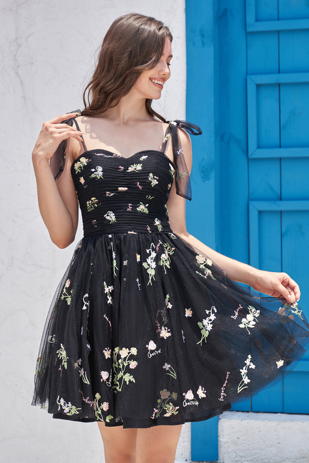 Black Homecoming Dress Spaghetti Straps Short Prom Dress with Embroidery