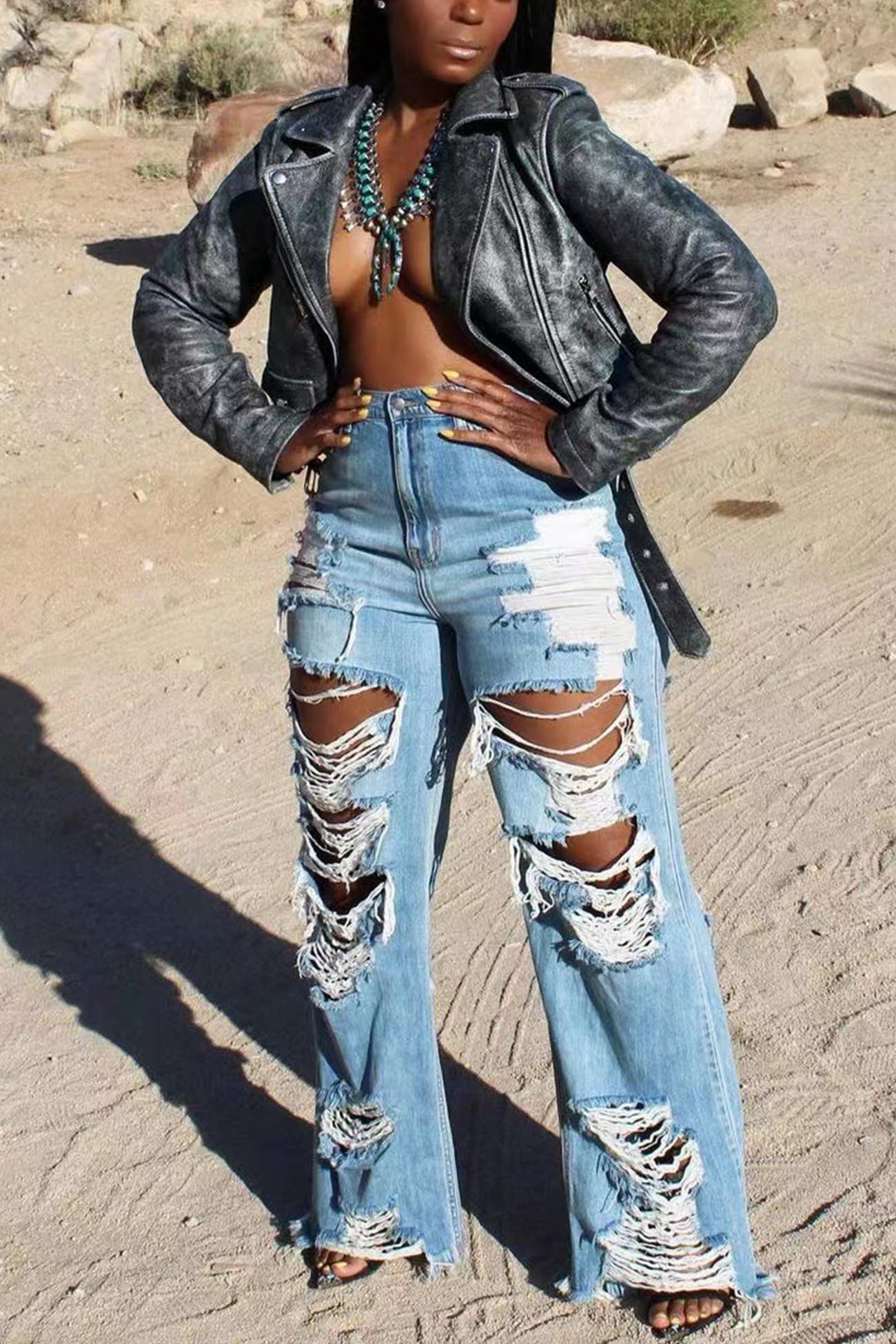 Distressed Mid-waisted Jeans