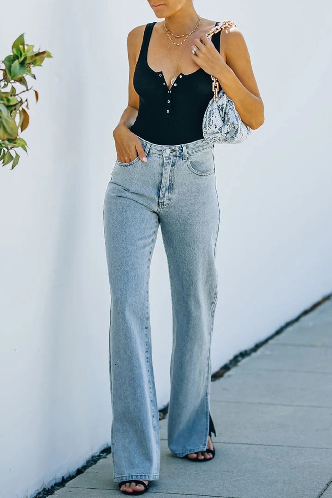 Mid-waisted Slit Hem Washed Jeans