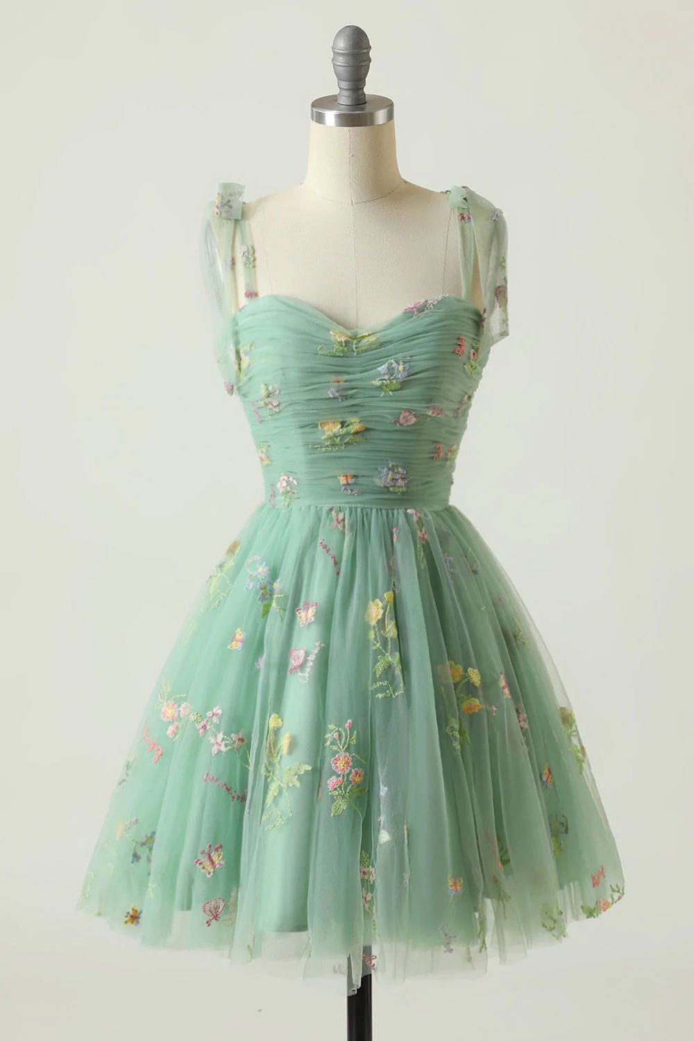 Green Homecoming Dress Spaghetti Straps Short Prom Dress with Embroidery