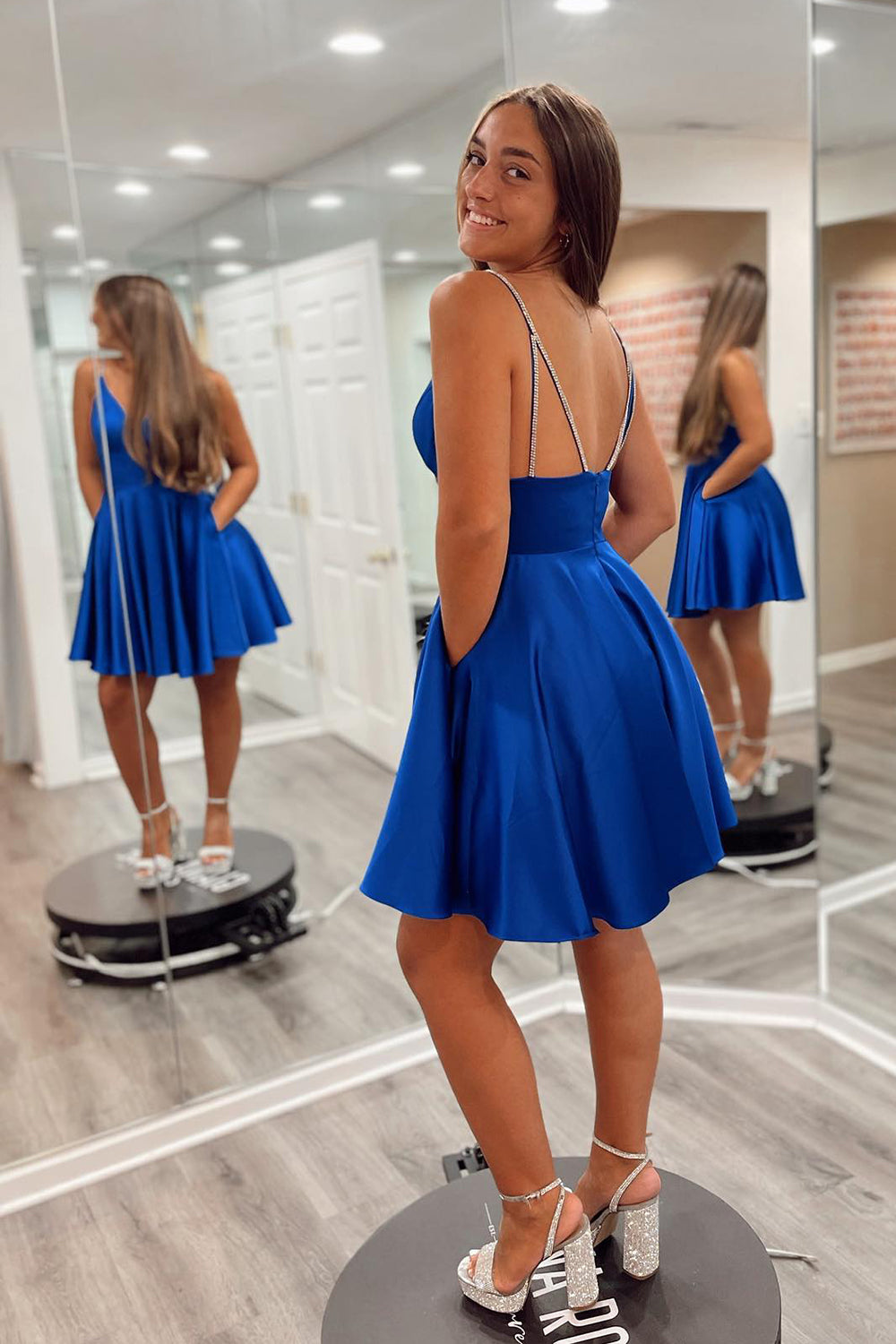 Royal Blue Homecoming Dress A-Line Spaghetti Straps Short Prom Dress with Pockets