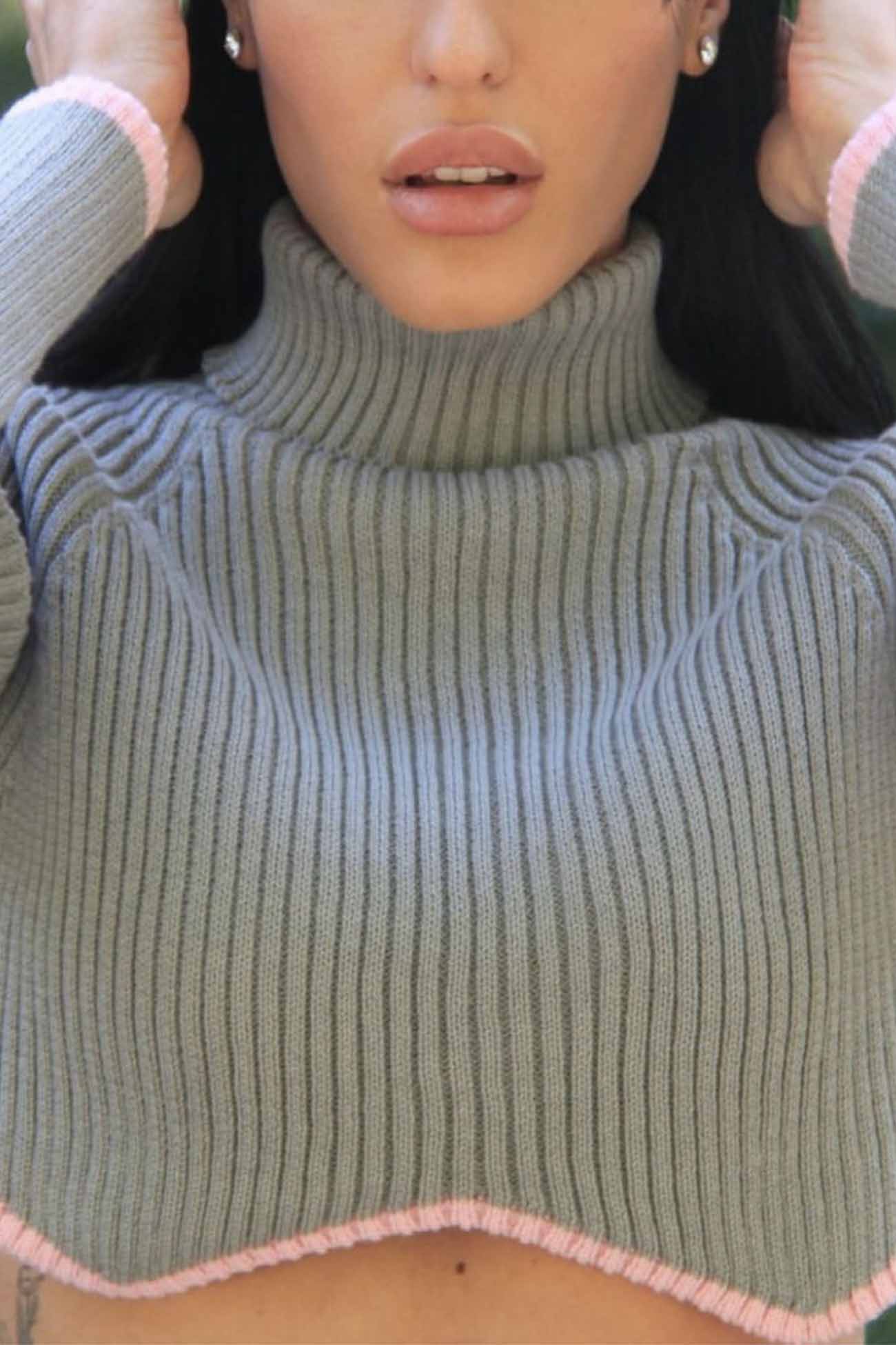 Contrast Irregular Hem Turtleneck Sweater