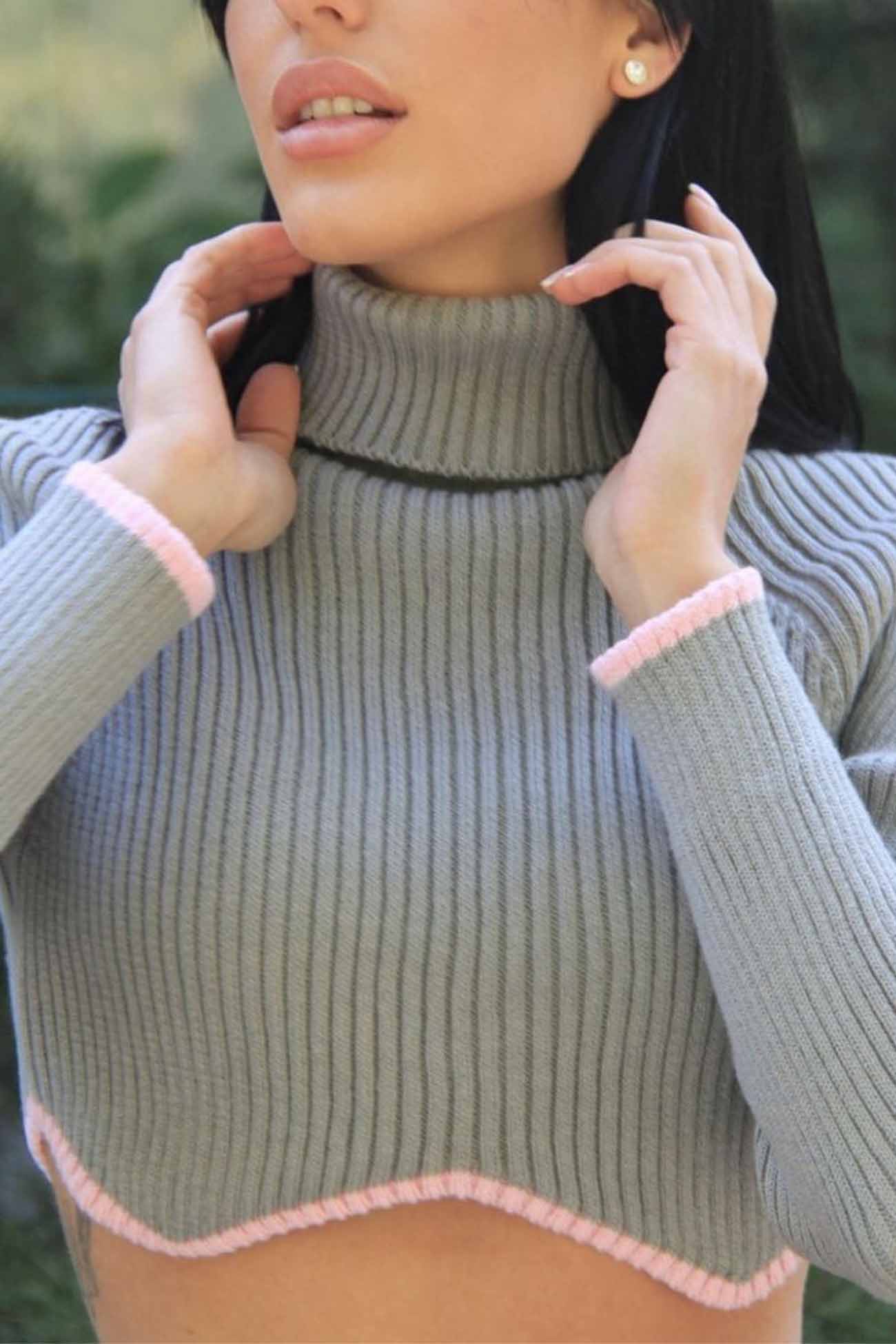 Contrast Irregular Hem Turtleneck Sweater