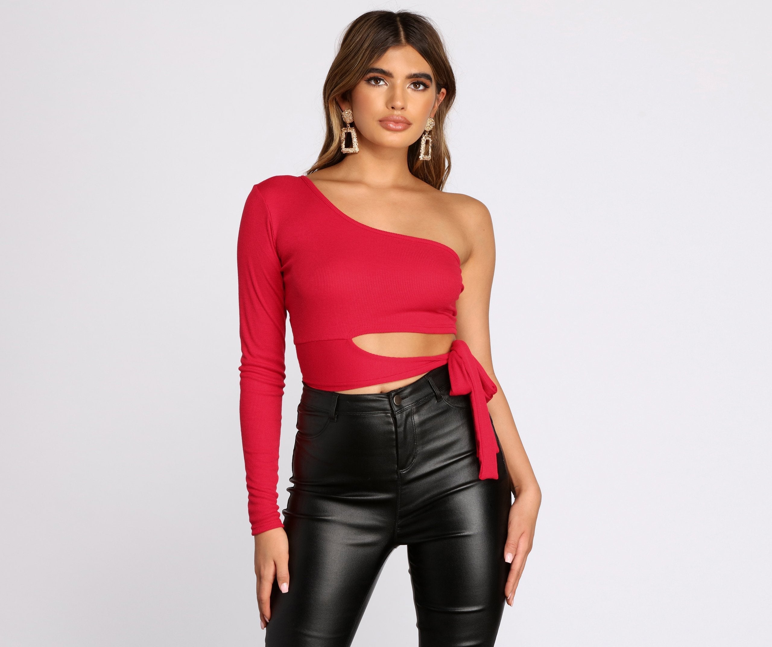 Single Sleeve Ribbed Crop Top