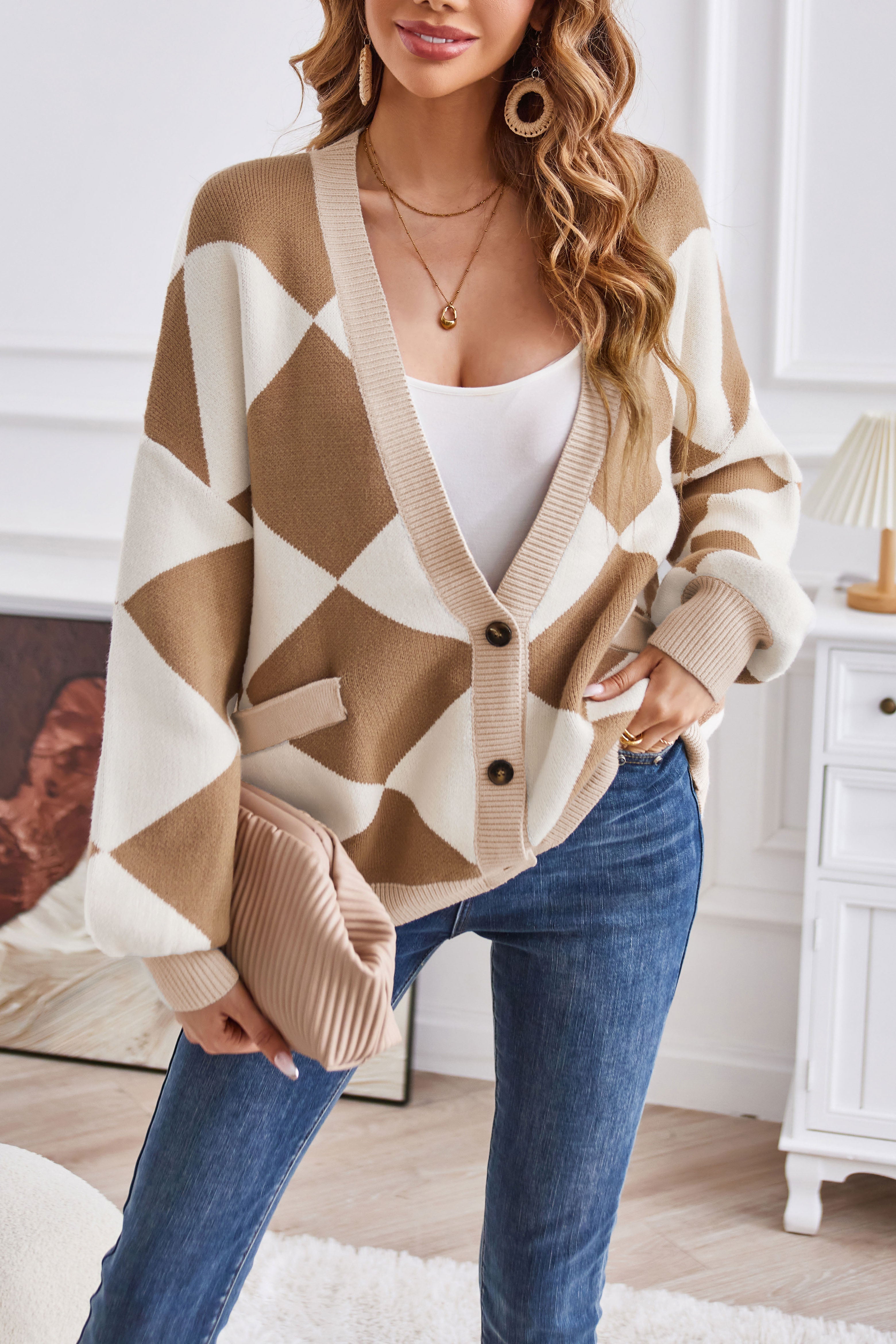 V-neck geometric patchwork contrasting knitted cardigan